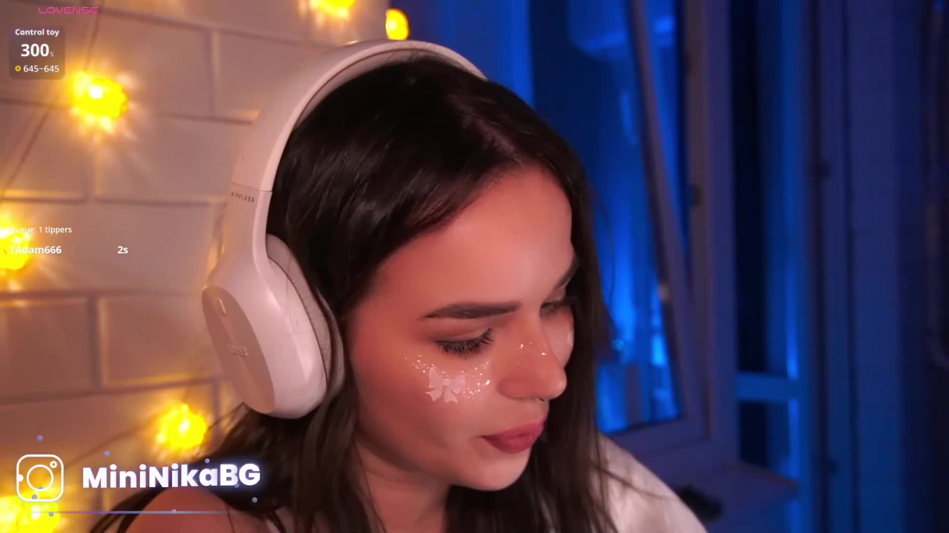 MiniNika Live Sex January 6, 2026