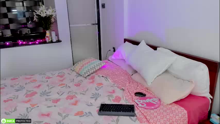 gimmelove77 Live Sex January 6, 2026