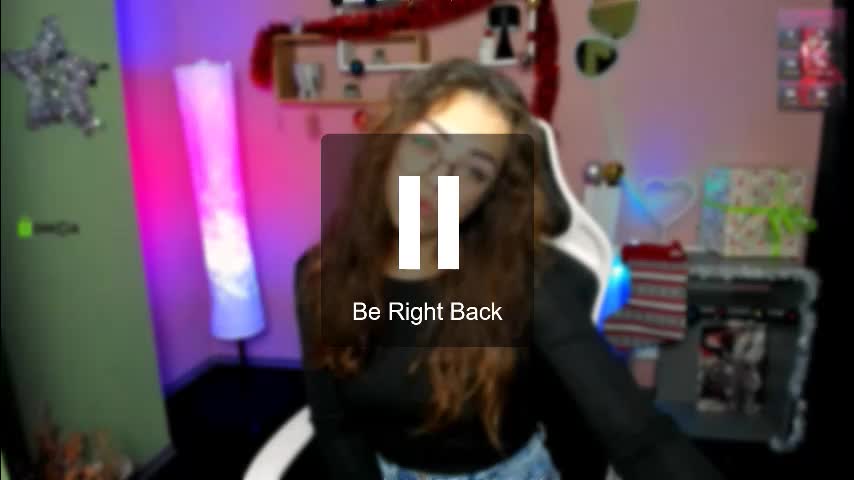 kiki_swan Live Sex January 6, 2026