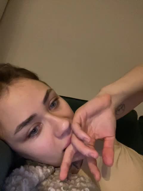 v_-_-_v Live Sex January 7, 2026