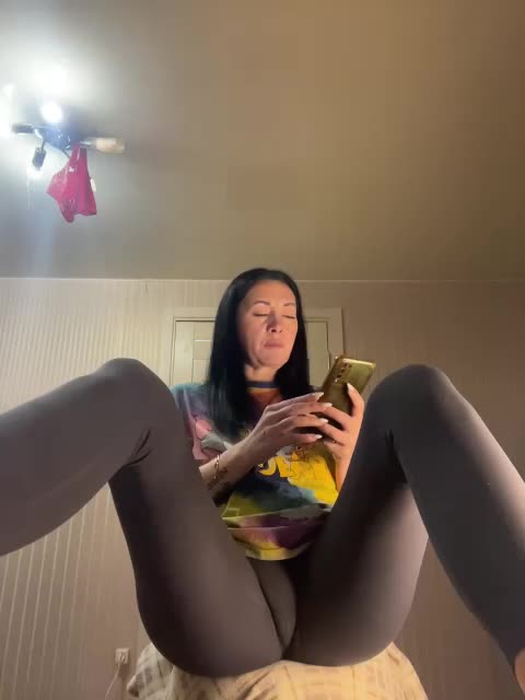 Karolina_Milf Live Sex January 7, 2026