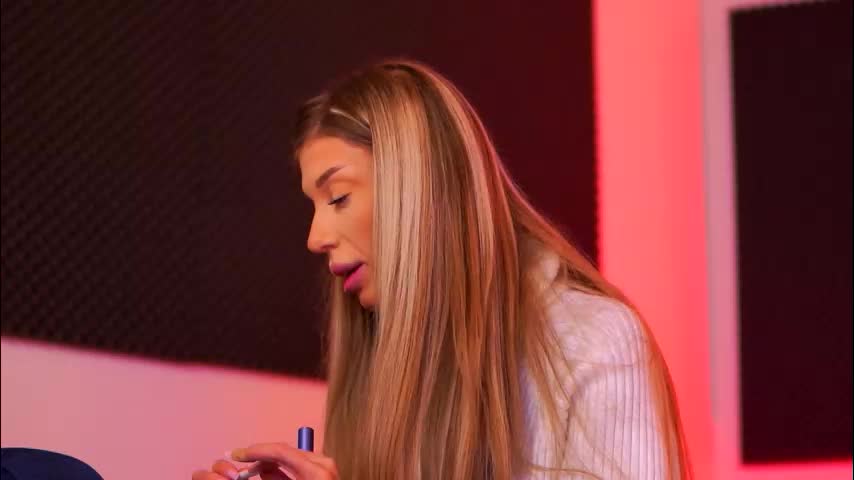 ellieredd Live Sex January 8, 2026