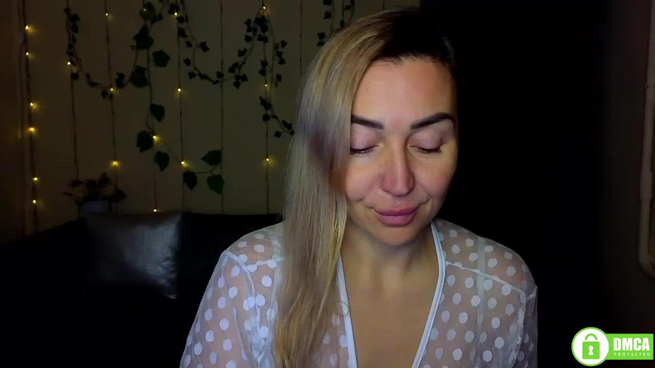 Jullyblondkiss Live Sex January 12, 2026