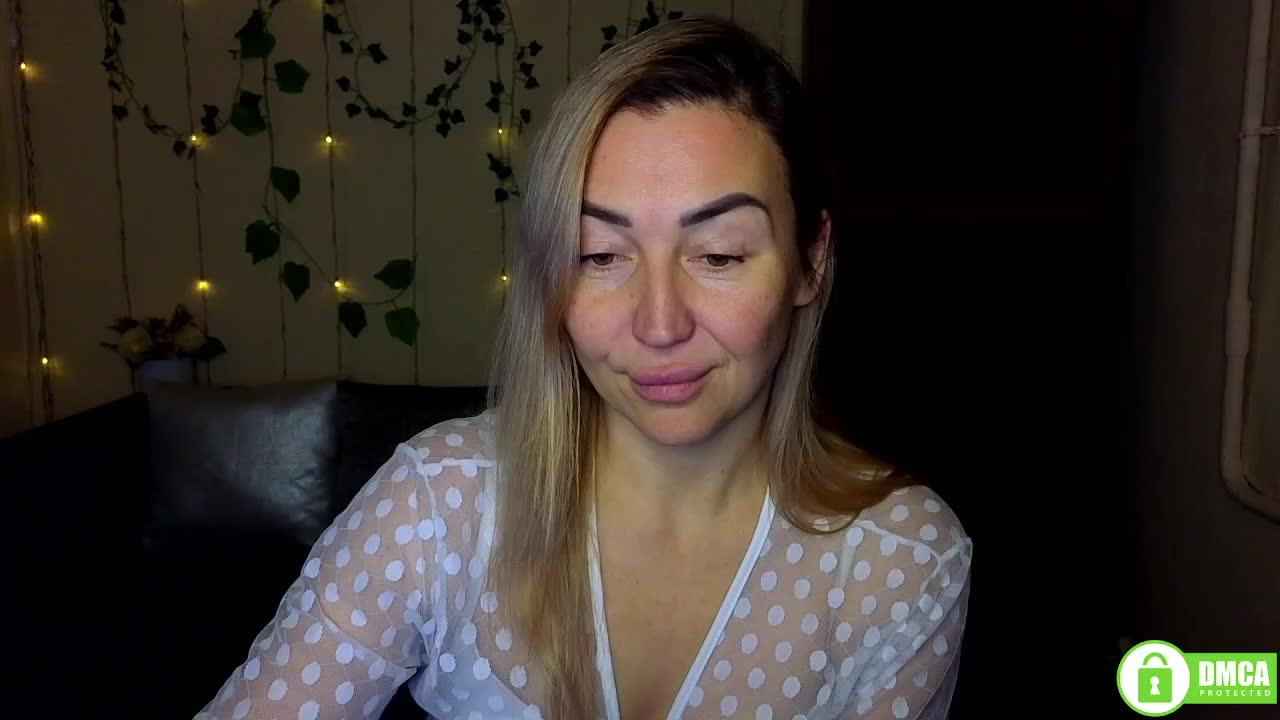 Jullyblondkiss Live Sex January 12, 2026