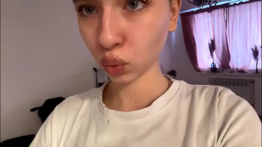 viviennebreihan Live Sex January 12, 2026