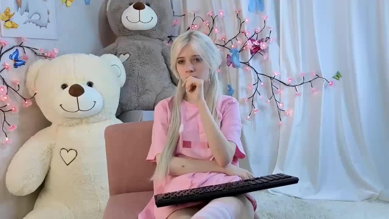 ViollaDream Live Sex January 13, 2026