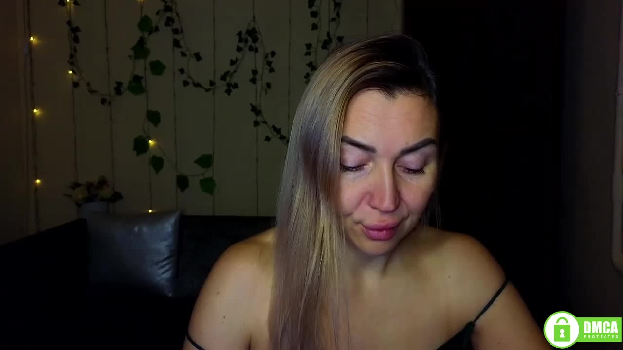 Jullyblondkiss Live Sex January 13, 2026
