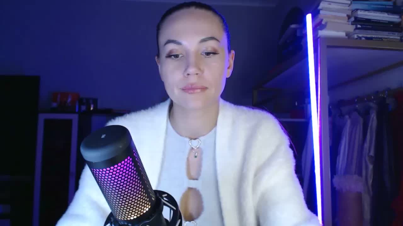 QWEENII Live Sex January 14, 2026