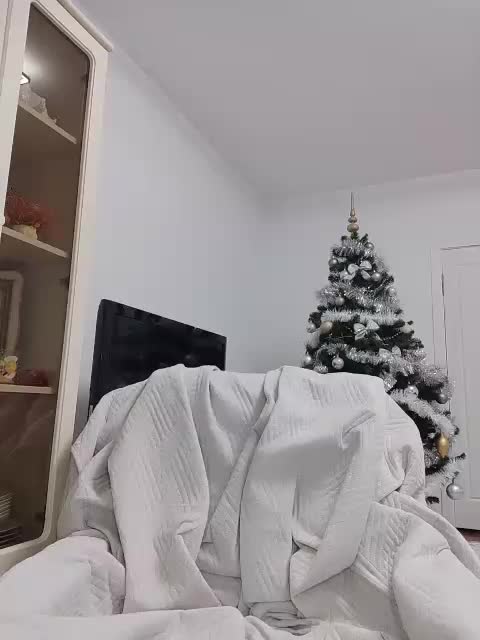 _SKYY_____ Live Sex January 14, 2026