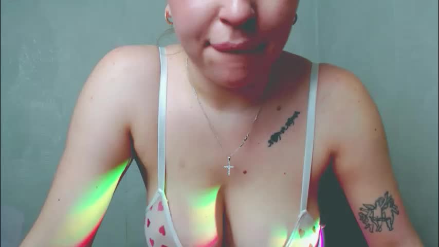 _julianaini_ Live Sex January 14, 2026