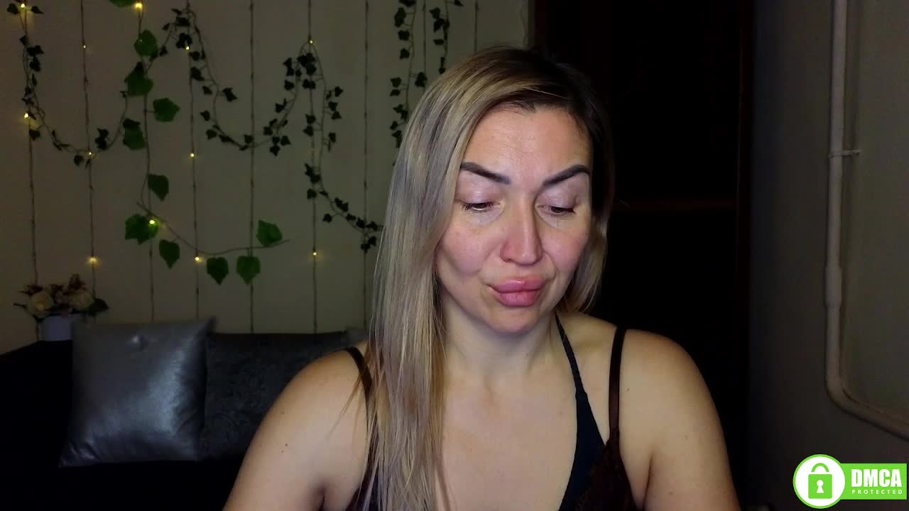 Jullyblondkiss Live Sex January 15, 2026