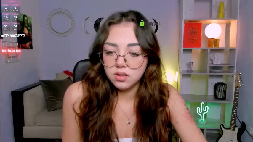 kiki_swan Live Sex January 15, 2026