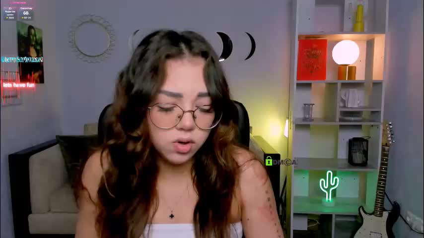 kiki_swan Live Sex January 15, 2026