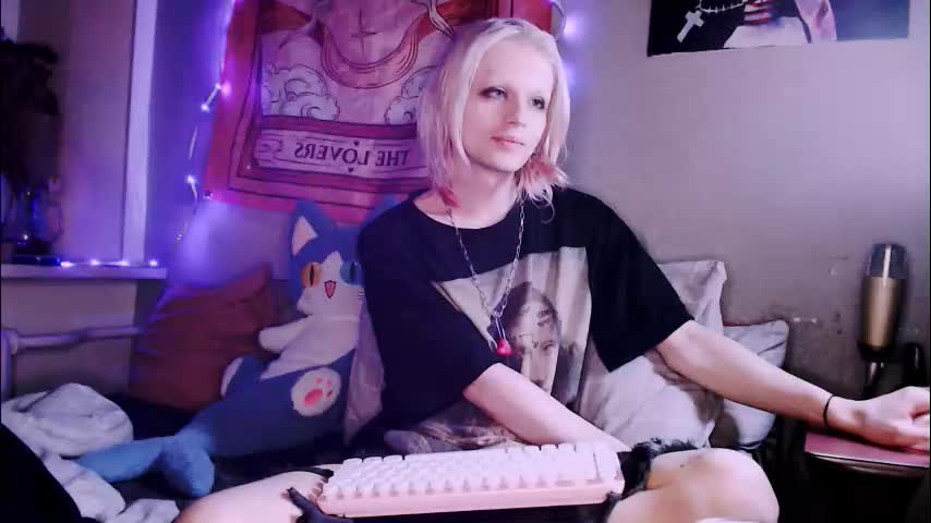 alien_bella Live Sex January 16, 2026