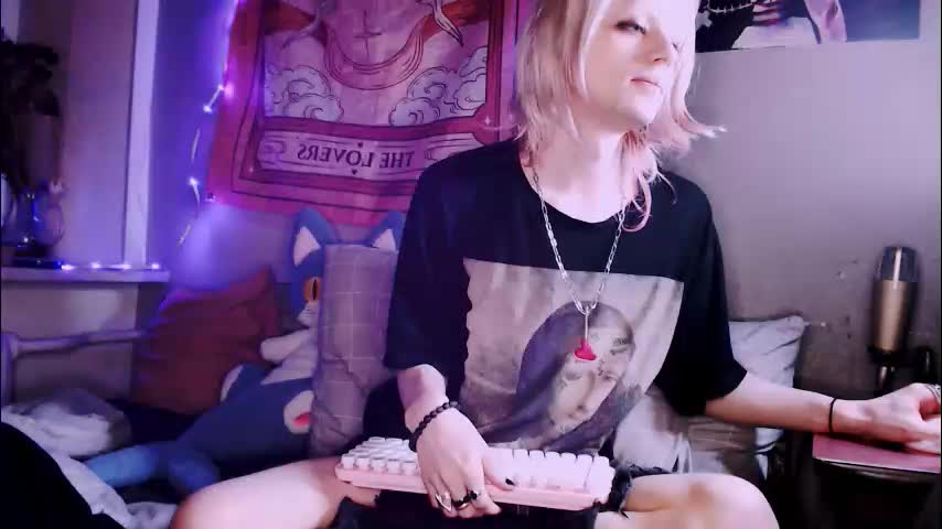 alien_bella Live Sex January 16, 2026