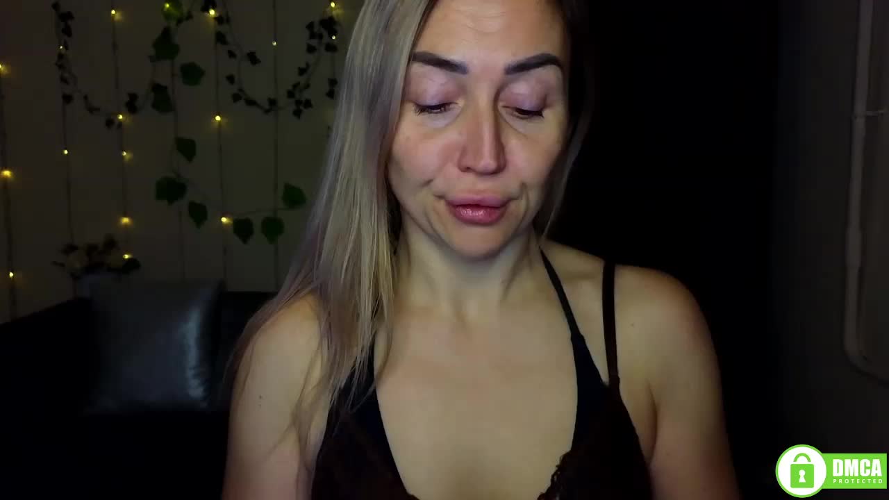 Jullyblondkiss Live Sex January 17, 2026