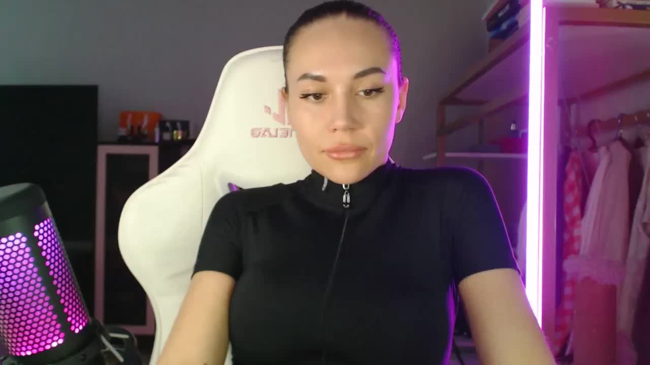 QWEENII Live Sex January 17, 2026