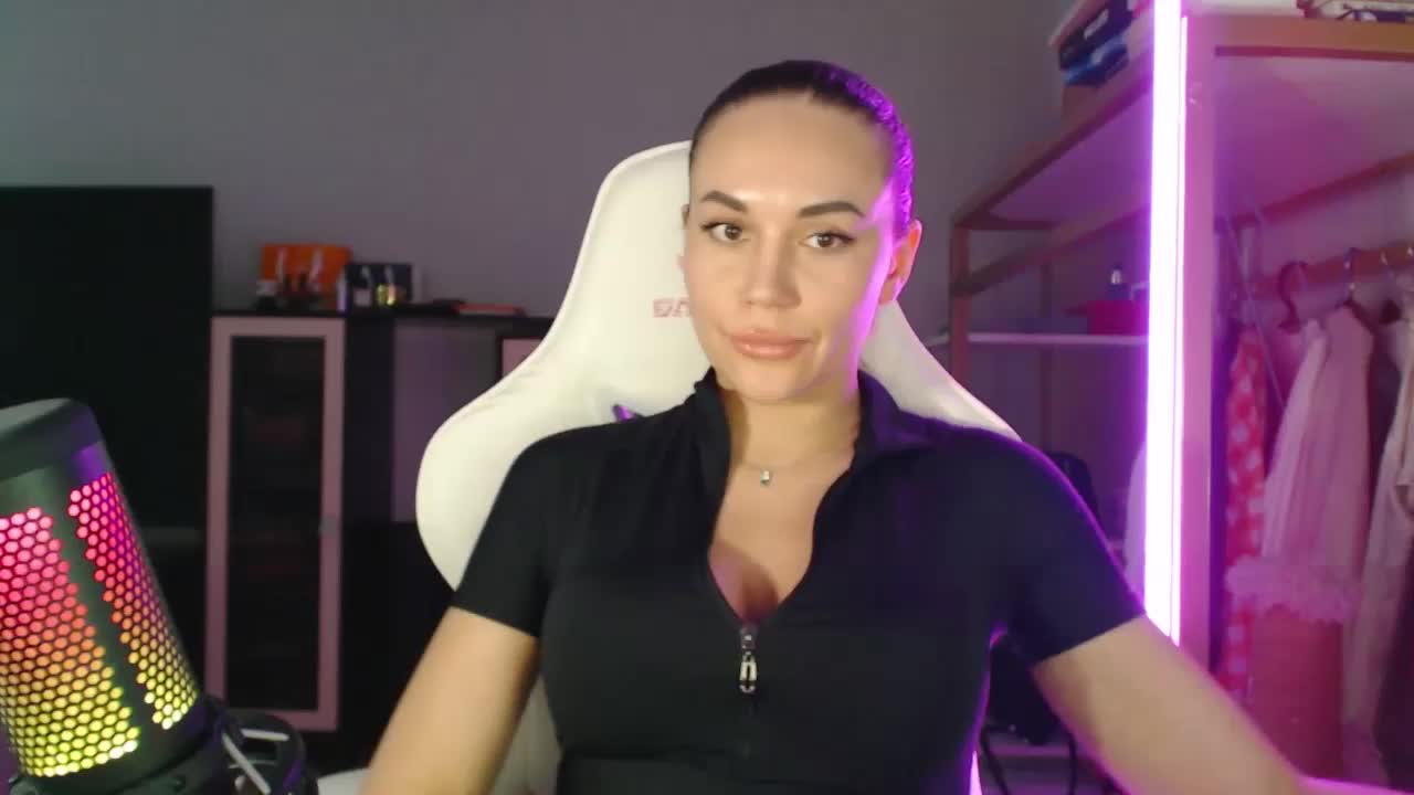 QWEENII Live Sex January 17, 2026