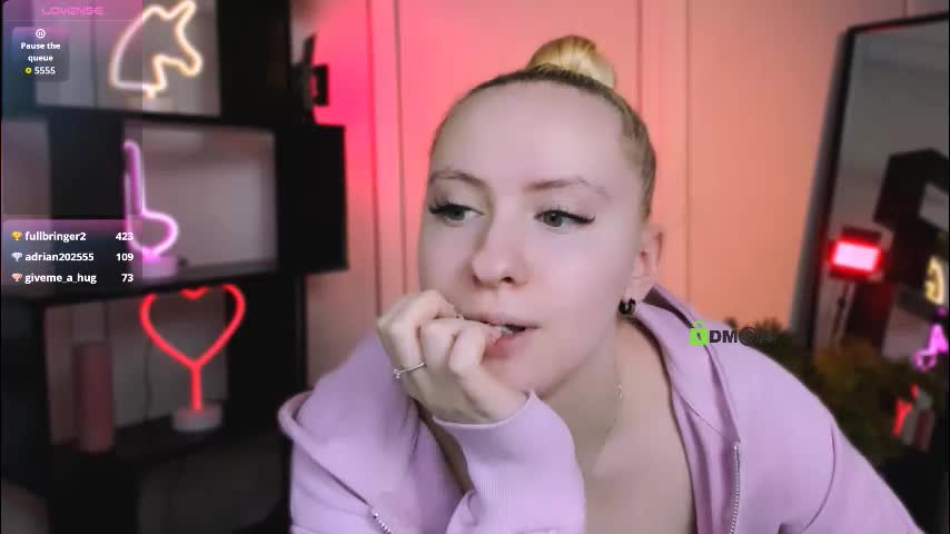 mila_glow Live Sex January 18, 2026