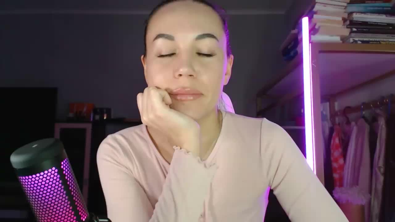 QWEENII Live Sex January 18, 2026