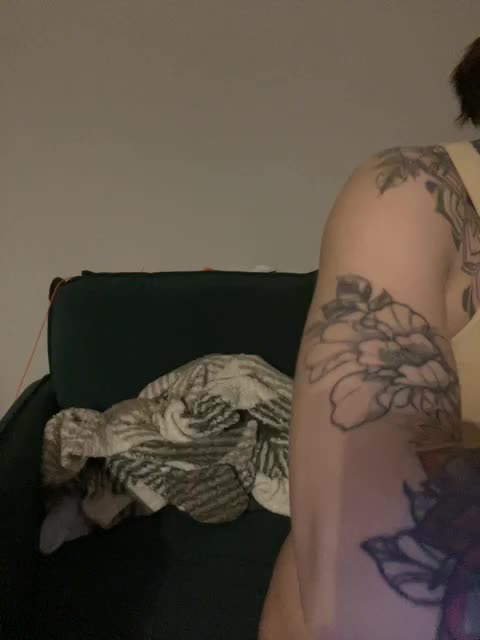 v_-_-_v Live Sex January 18, 2026