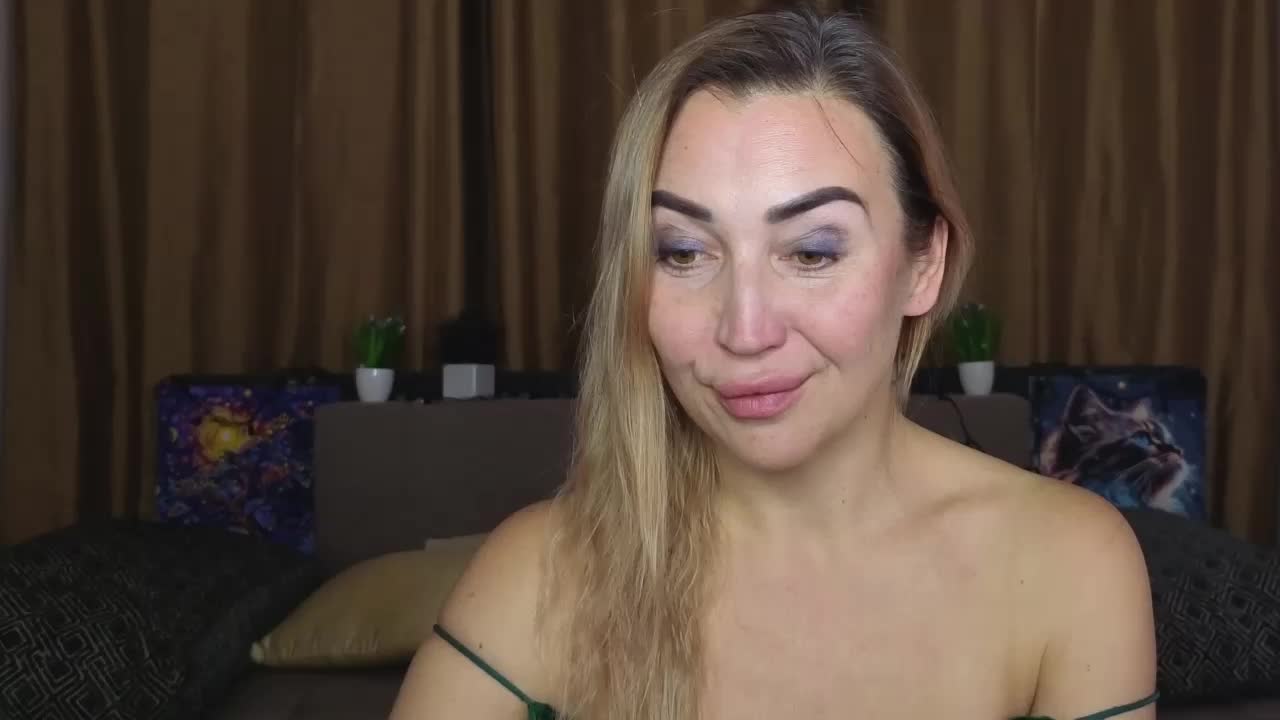 Jullyblondkiss Live Sex January 18, 2026