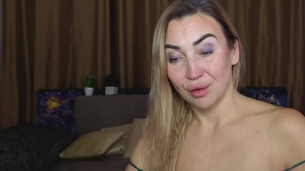 Jullyblondkiss Live Sex January 18, 2026