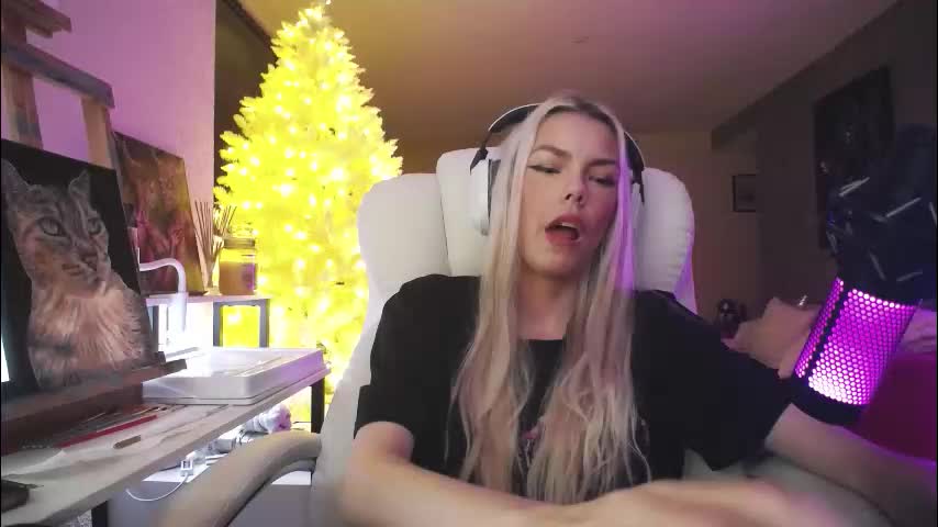 tinykylie Live Sex January 18, 2026
