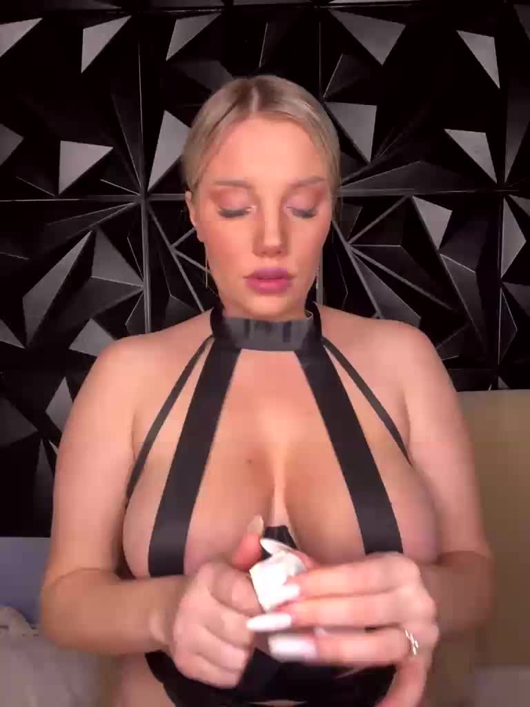 LYALYAtop Live Sex January 19, 2026