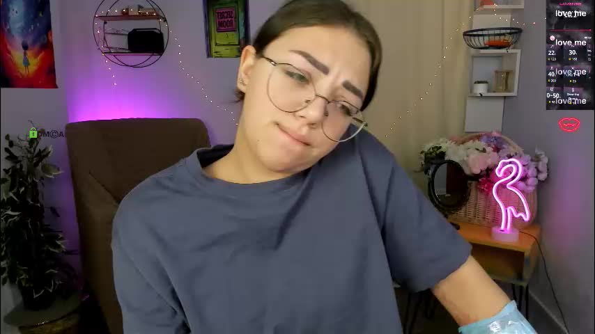 kiki_swan Live Sex January 19, 2026