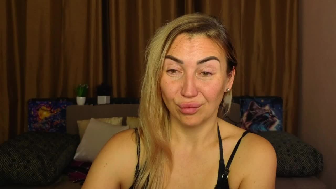 Jullyblondkiss Live Sex January 19, 2026