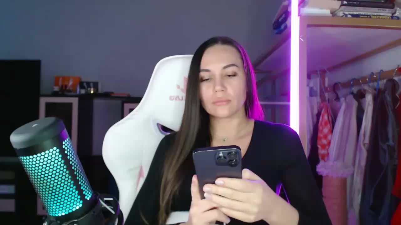 QWEENII Live Sex January 19, 2026