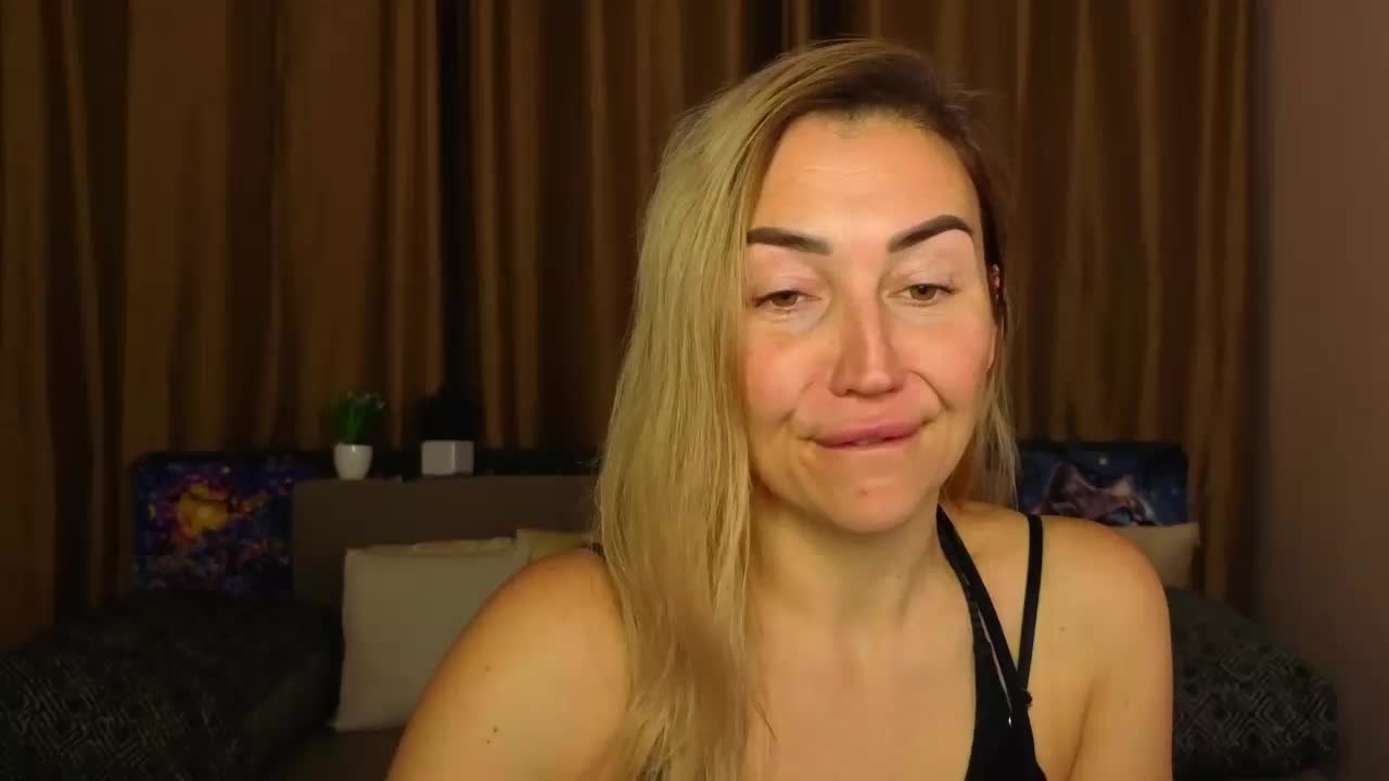 Jullyblondkiss Live Sex January 19, 2026