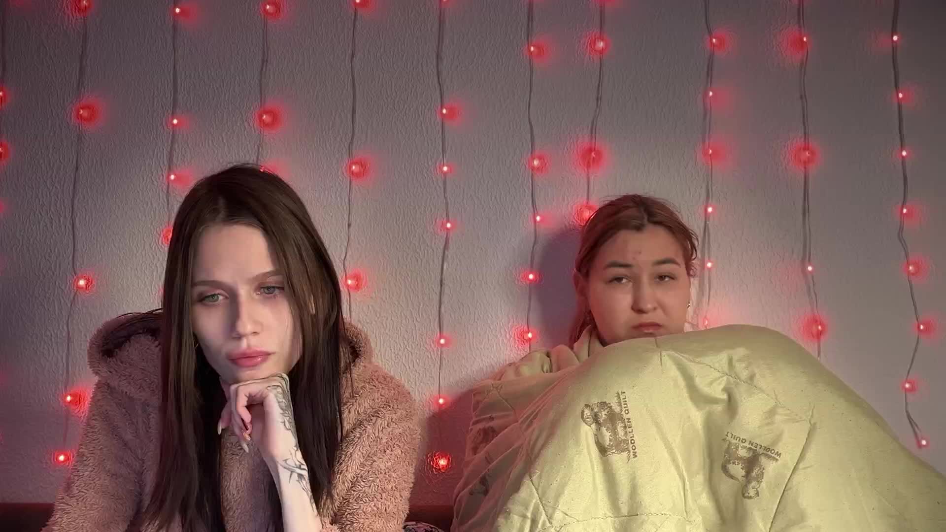 _Two_Chicks_ Live Sex January 20, 2026