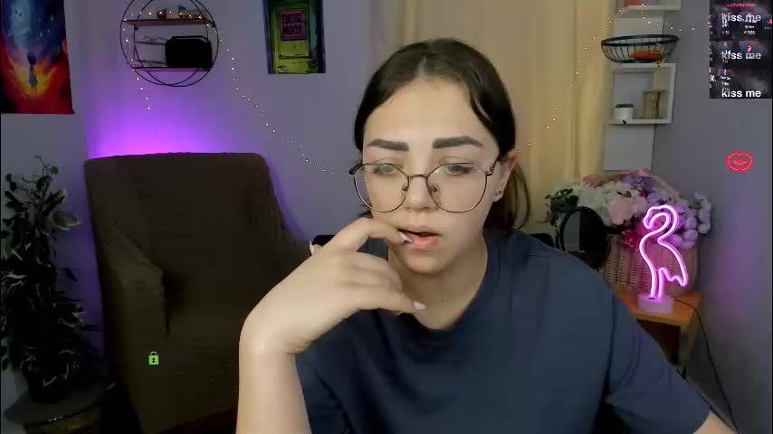 kiki_swan Live Sex January 20, 2026