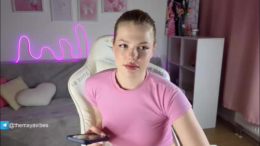 maya_blonde18 Live Sex January 20, 2026