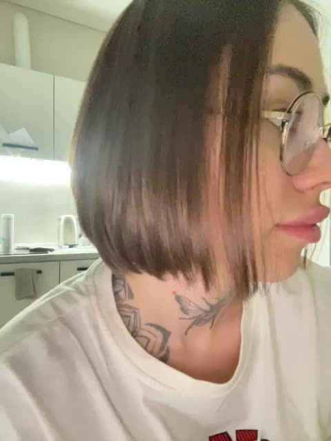 v_-_-_v Live Sex January 21, 2026