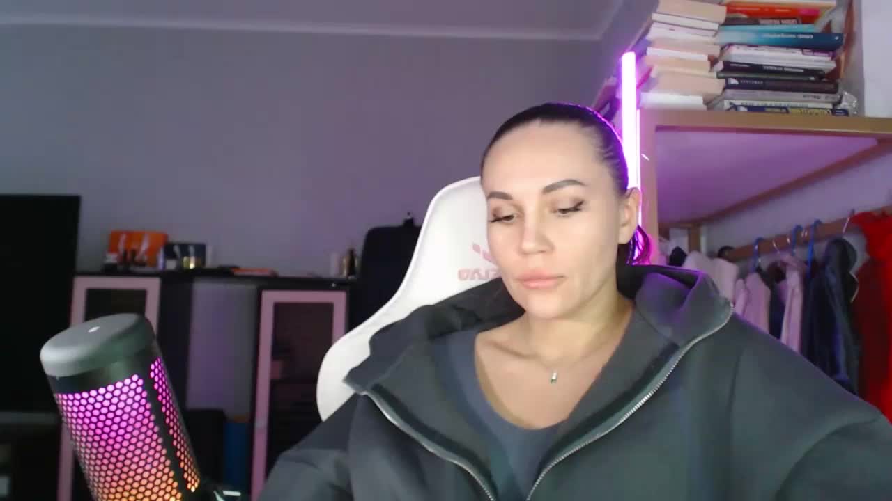 QWEENII Live Sex January 21, 2026