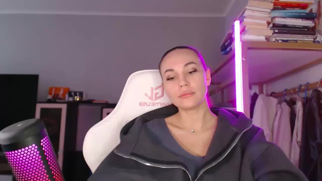 QWEENII Live Sex January 21, 2026