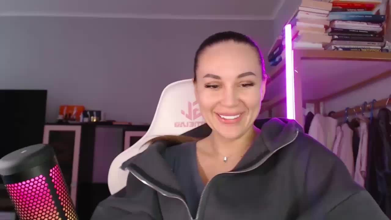 QWEENII Live Sex January 21, 2026