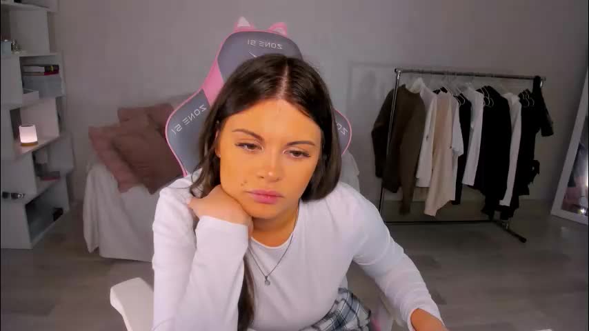 elunaseduces Live Sex January 22, 2026