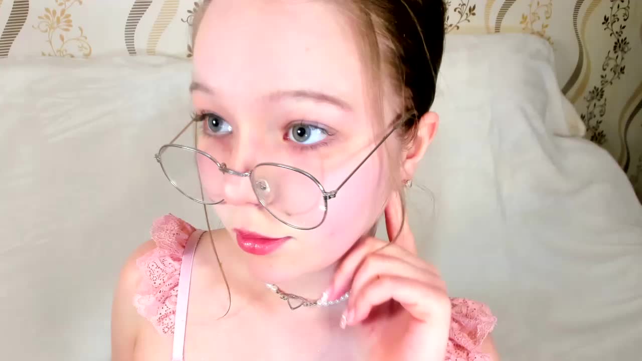 MelMooon Live Sex January 22, 2026