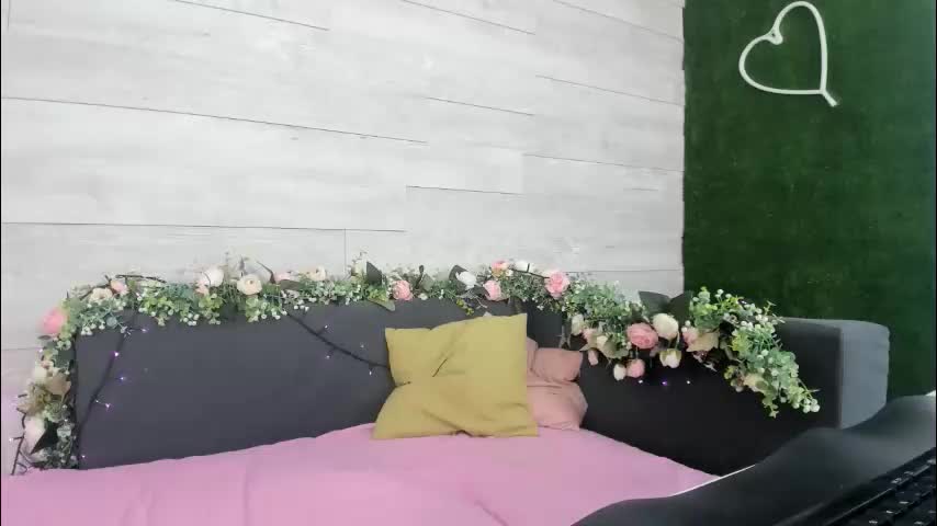 hugeboobserin Live Sex January 22, 2026