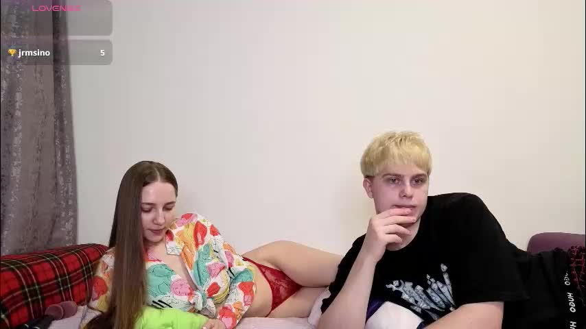 emily_and_ilumi Live Sex January 22, 2026