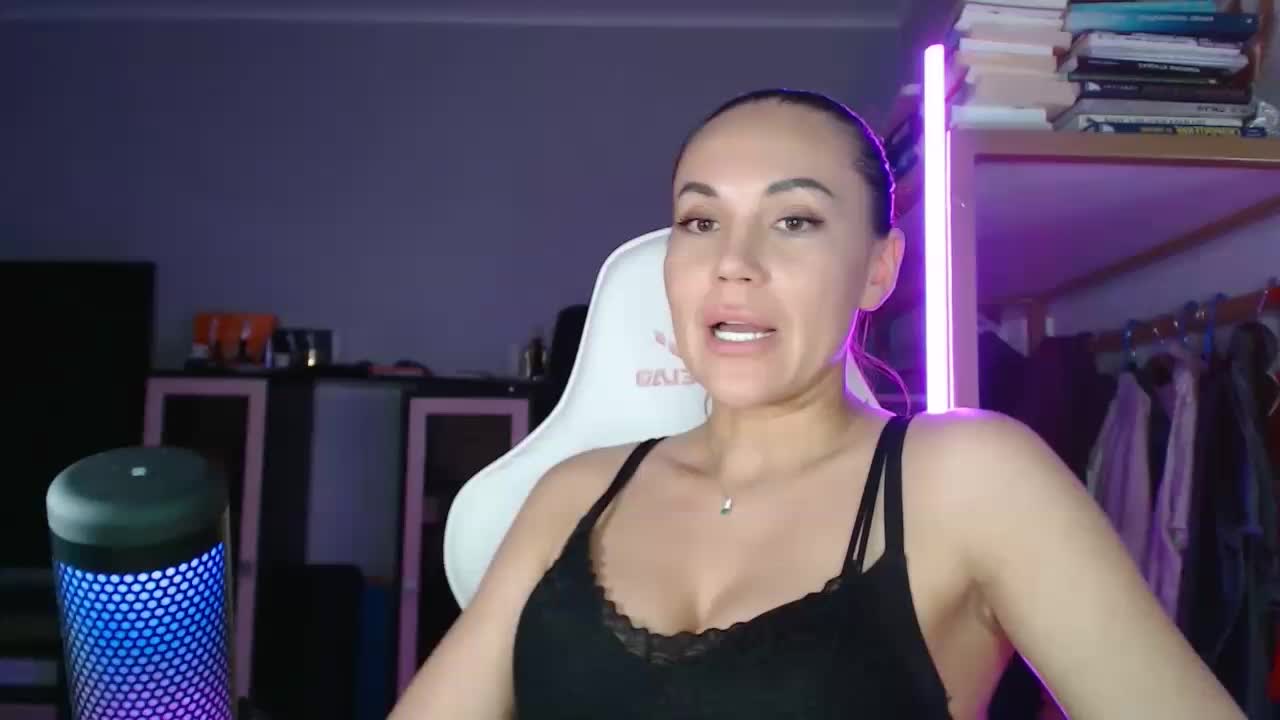 QWEENII Live Sex January 23, 2026