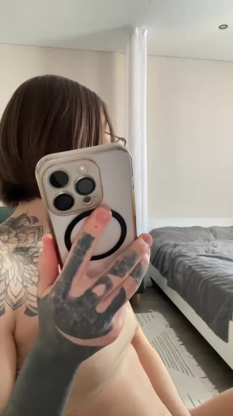 v_-_-_v Live Sex January 24, 2026