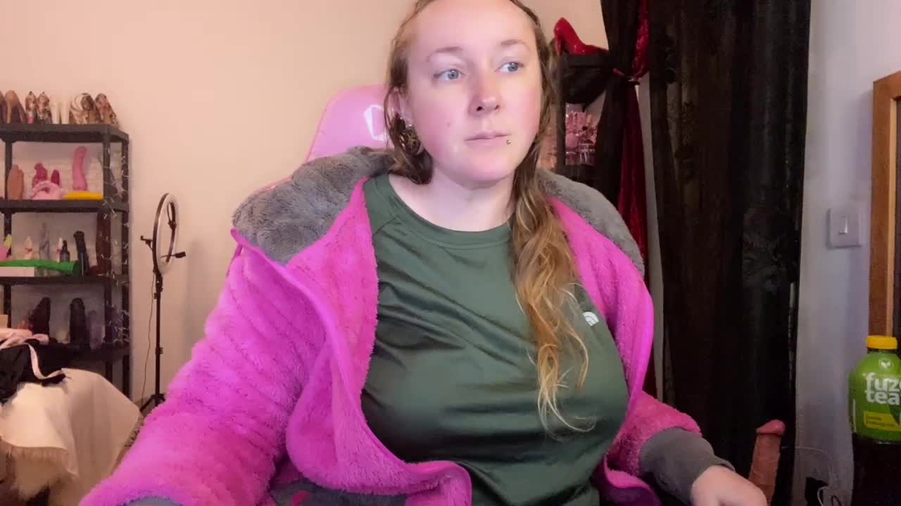 NylonQueen Live Sex January 24, 2026