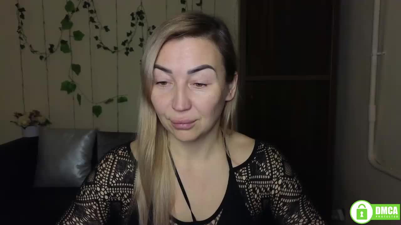 Jullyblondkiss Live Sex January 25, 2026