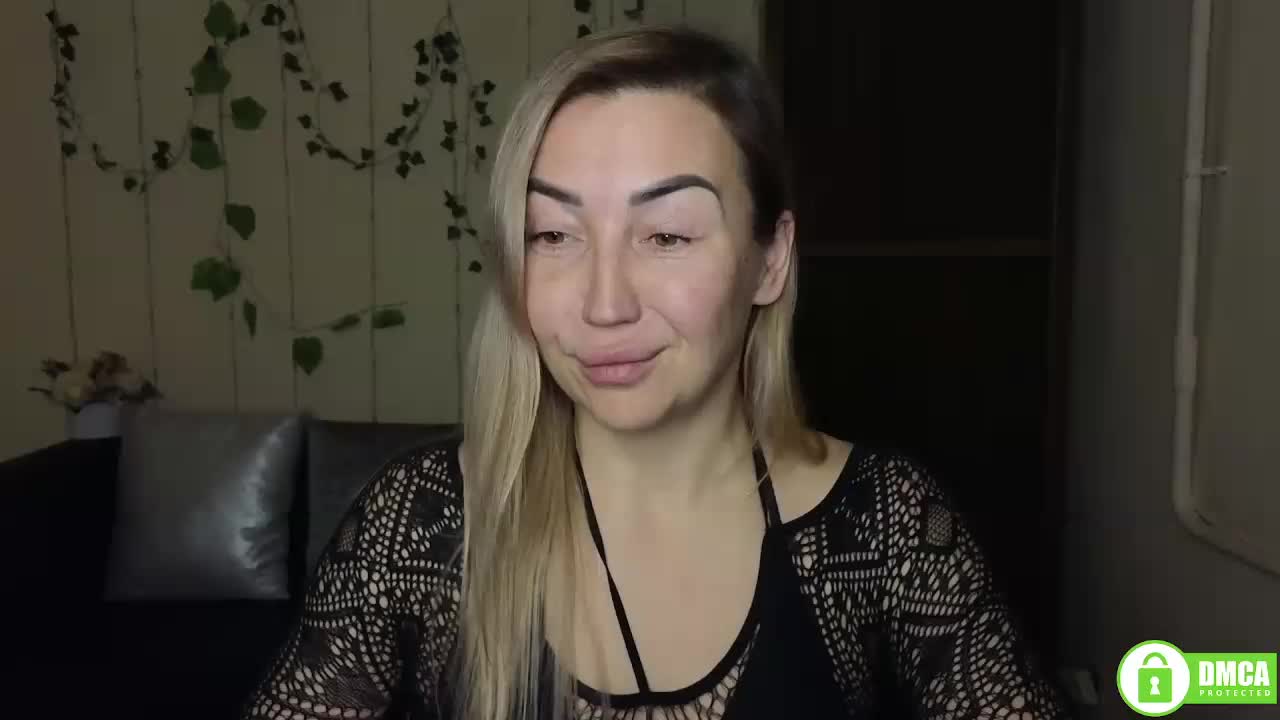 Jullyblondkiss Live Sex January 25, 2026