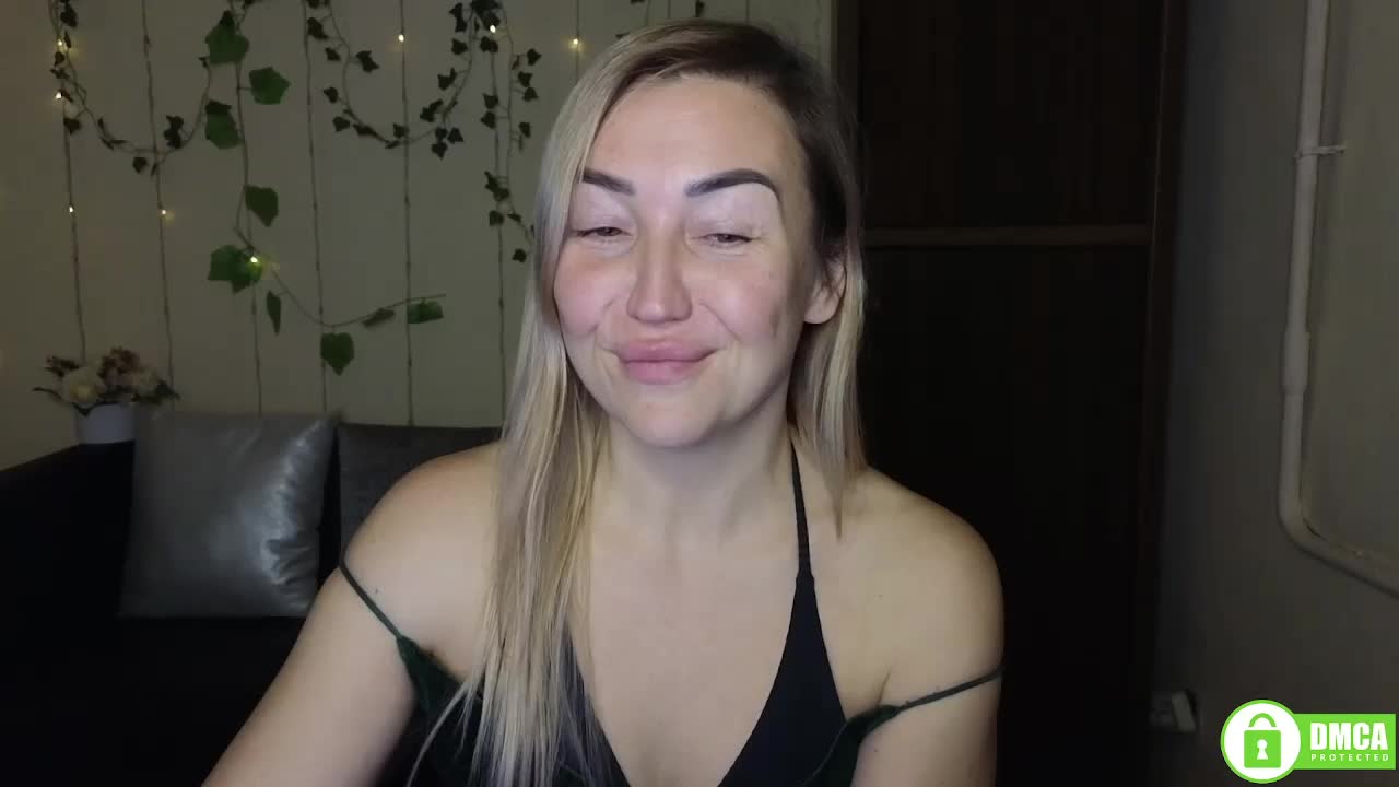 Jullyblondkiss Live Sex January 25, 2026